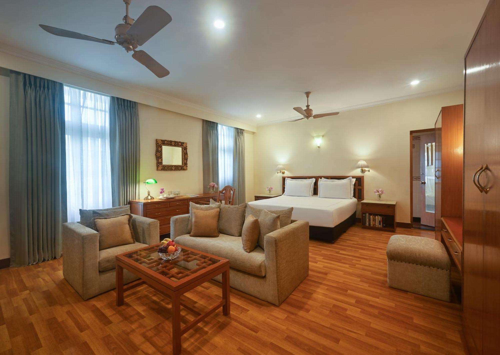 Отель Ambassador, New Delhi - Ihcl Seleqtions Экстерьер фото