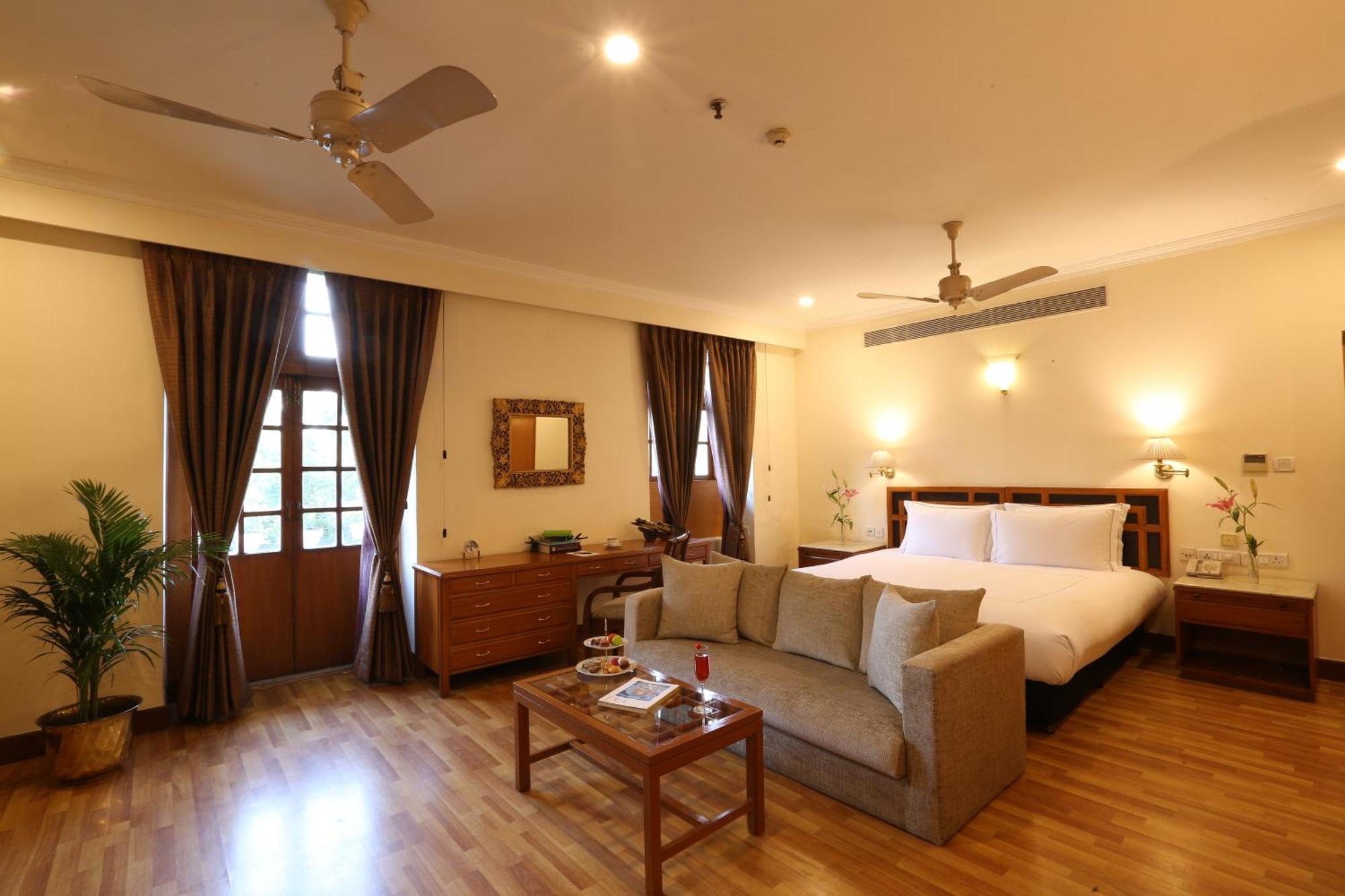 Отель Ambassador, New Delhi - Ihcl Seleqtions Экстерьер фото A suite at the hotel