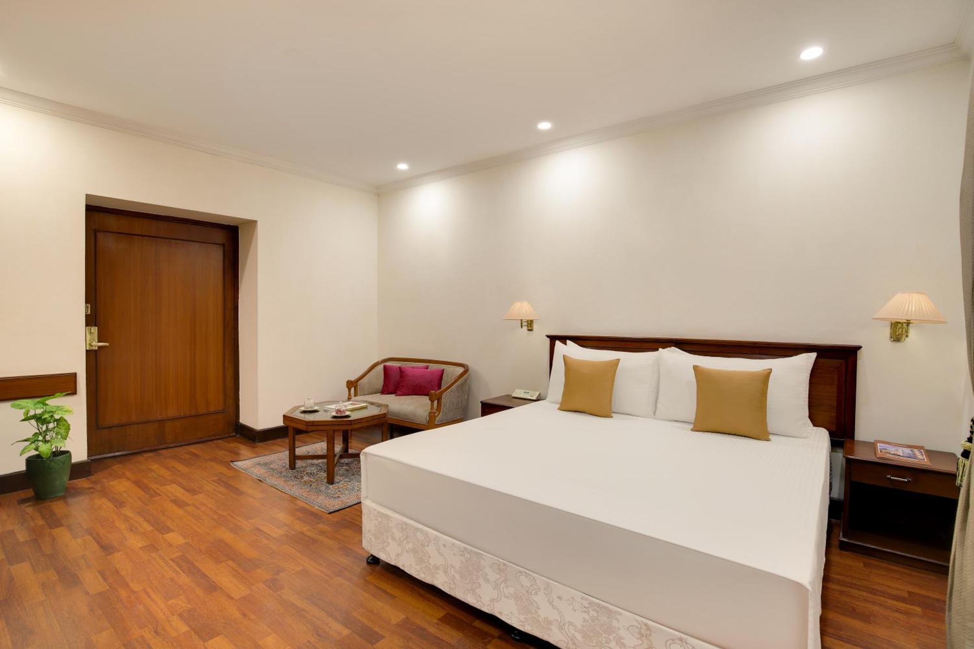 Отель Ambassador, New Delhi - Ihcl Seleqtions Экстерьер фото A room at the hotel